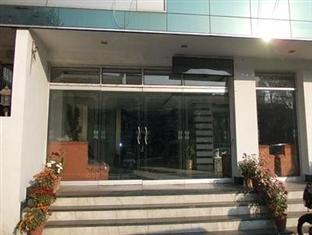 לקנאו Hotel Amber מראה חיצוני תמונה