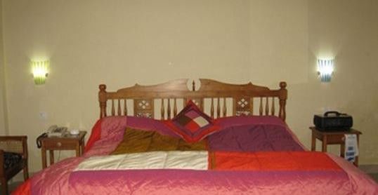 לקנאו Hotel Amber מראה חיצוני תמונה